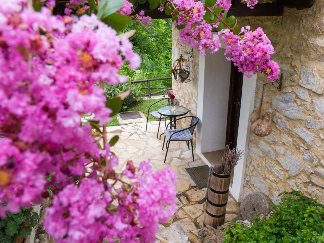 To Archontiko Guesthouse Villa Stavroupoli Exterior photo